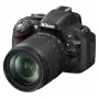 NIKON D5200 + Carte mémoire 32 Go + Etui