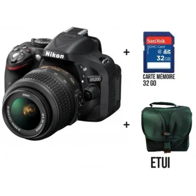 NIKON D5200 + Carte mémoire 32 Go + Etui